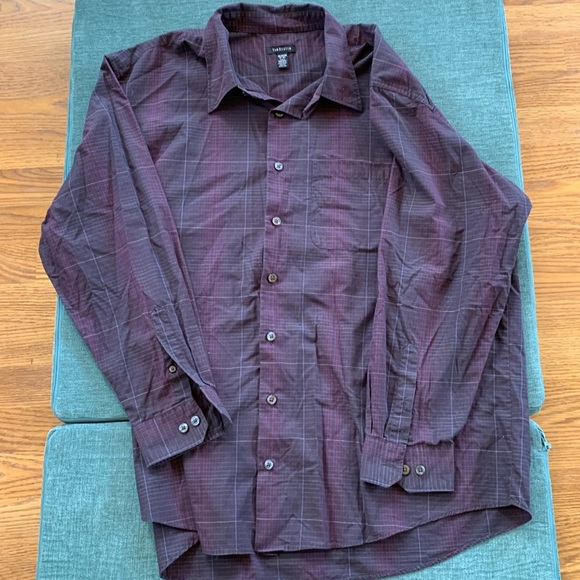 VanHeusen 2XL Mens Shirt Top Buttons Red Multi Colored Long Sleeve - Picture 1 of 3